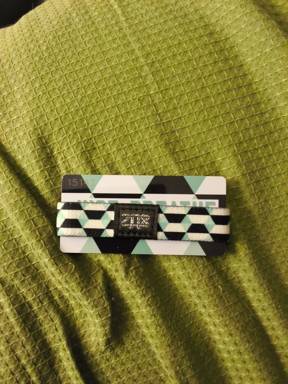 ZOX **JUST BREATHE** Silver Single Medium Wristband w/Card